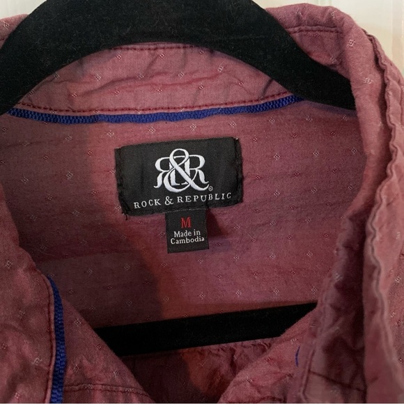 Rock & Republic Burgundy Textured Button Down Long Sleeve Shirt, size M - Picture 2 of 8